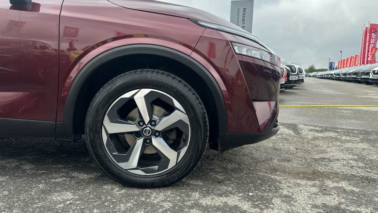 Nissan Qashqai 1.3 DiG-T MH N-Connecta 5dr Petrol Hatchback